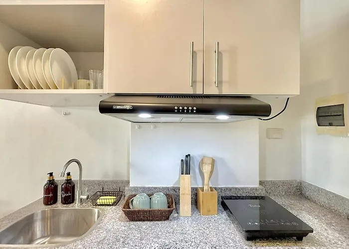 Apartment Stylish Unit Near Airport W Pool And Wifi Lapu-Lapu City
