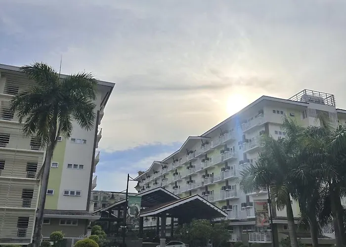 Apartment Stylish Unit Near Airport W Pool And Wifi Lapu-Lapu City