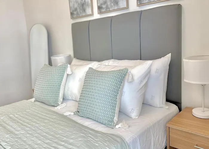 Apartment Stylish Unit Near Airport W Pool And Wifi Lapu-Lapu City